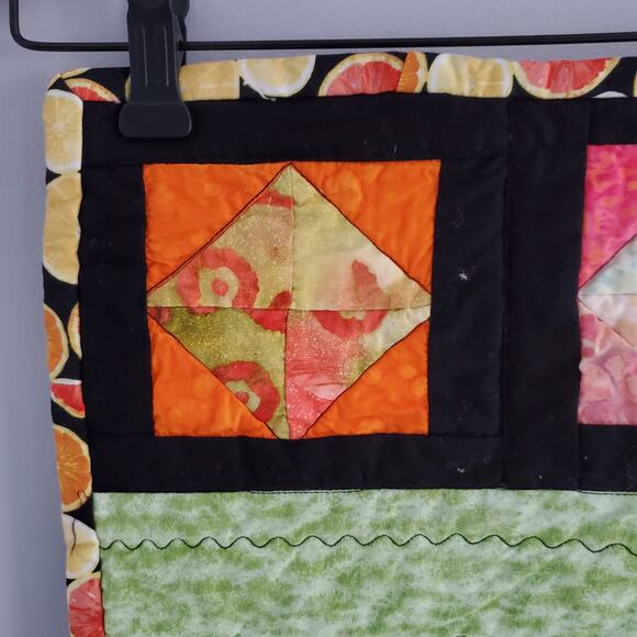 Colorful Citrus Pattern Quilted Placemat Set - Picture 4 of 7